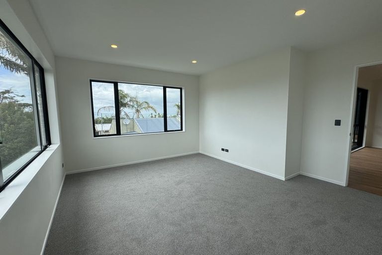 Photo of property in 13a Rock Isle Road, Torbay, Auckland, 0630