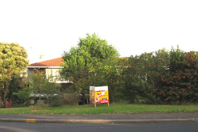 Photo of property in 39 Roberts Road, Te Atatu South, Auckland, 0610