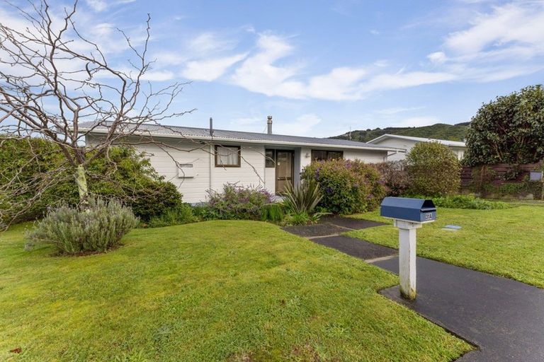 Photo of property in 31a Roband Crescent, Brown Owl, Upper Hutt, 5018