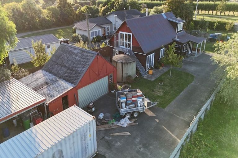 Photo of property in 32 Pioneer Highway, Awapuni, Palmerston North, 4412