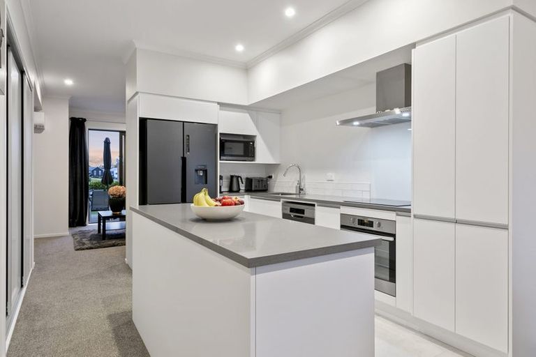 Photo of property in 62 Hobsonville Point Road, Hobsonville, Auckland, 0616