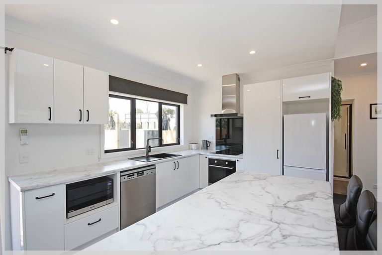 Photo of property in 6 Dustin Street, Foxton Beach, Foxton, 4815