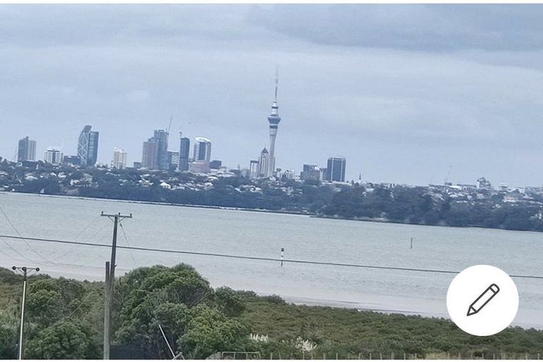 Photo of property in 404a Te Atatu Road, Te Atatu Peninsula, Auckland, 0610
