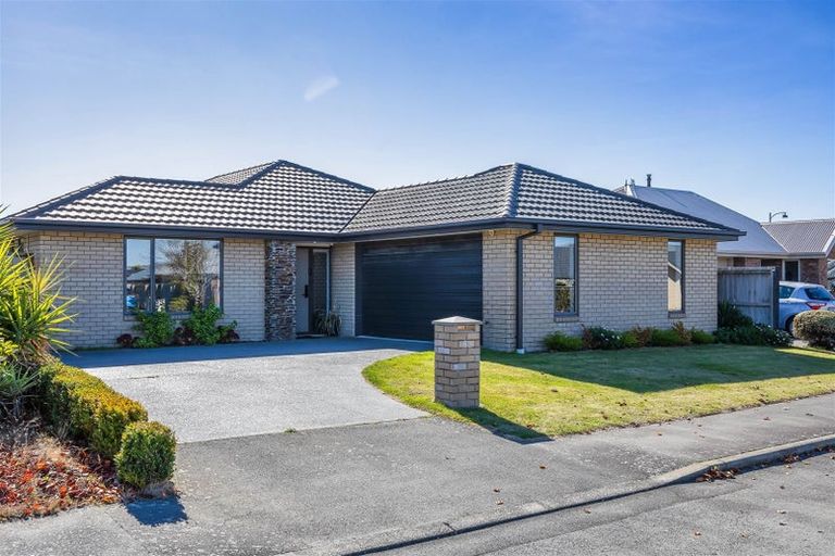 Photo of property in 89 Rannoch Drive, Broomfield, Christchurch, 8042