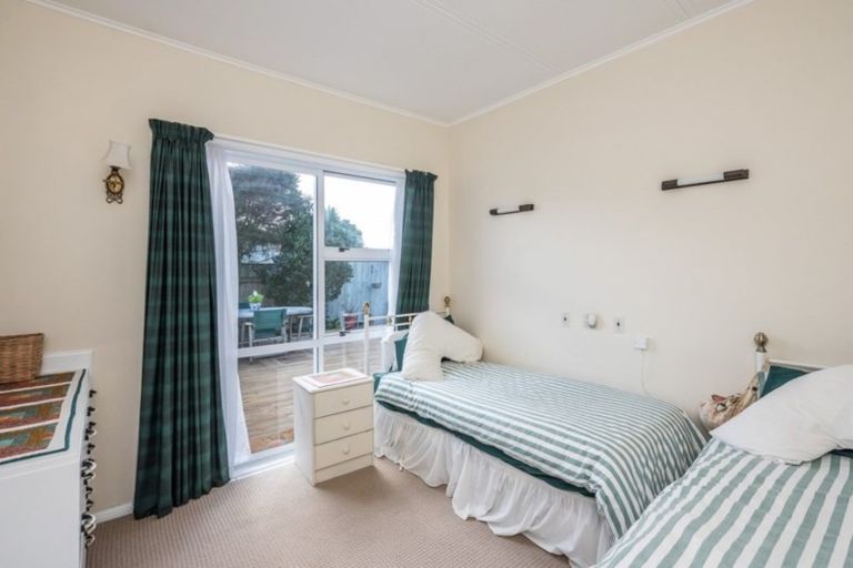 Photo of property in 65 Marine Parade, Paraparaumu Beach, Paraparaumu, 5032