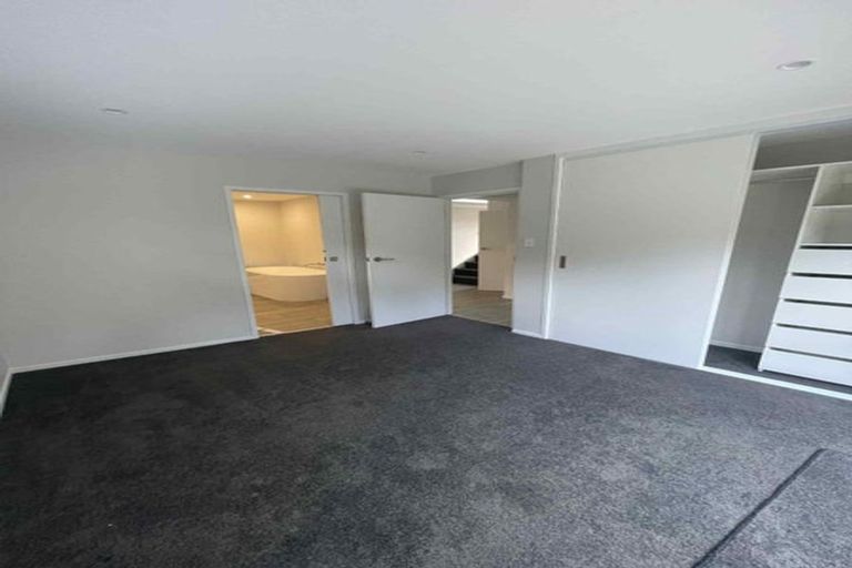 Photo of property in 5 Forsythe Place, Massey, Auckland, 0614