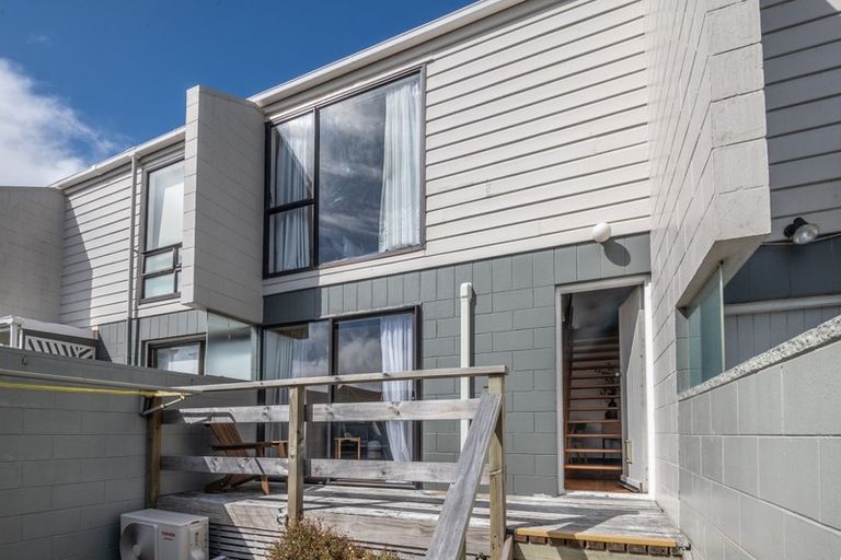 Photo of property in 33u3 Frankmoore Avenue, Johnsonville, Wellington, 6037