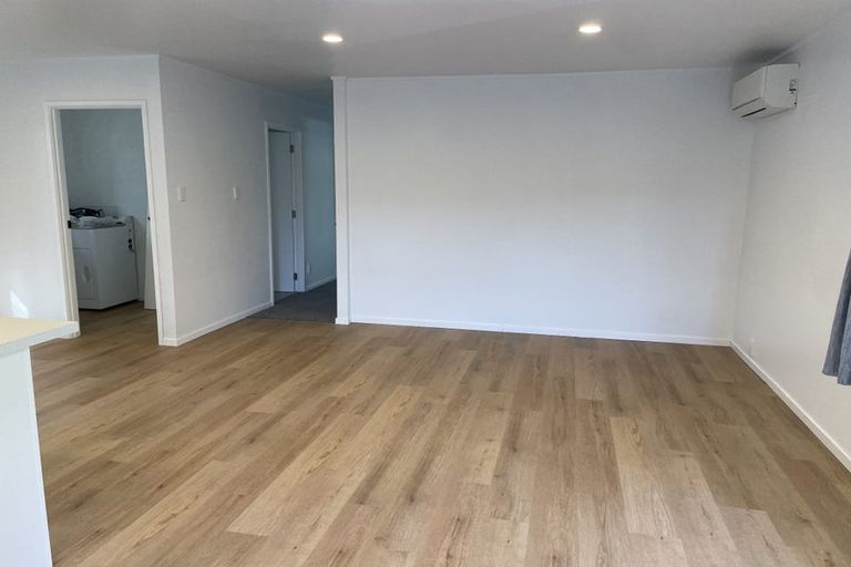 Photo of property in 1/24 Contessa Drive, Glenfield, Auckland, 0629