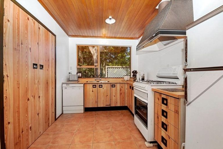 Photo of property in 45 Daffodil Street, Titirangi, Auckland, 0604
