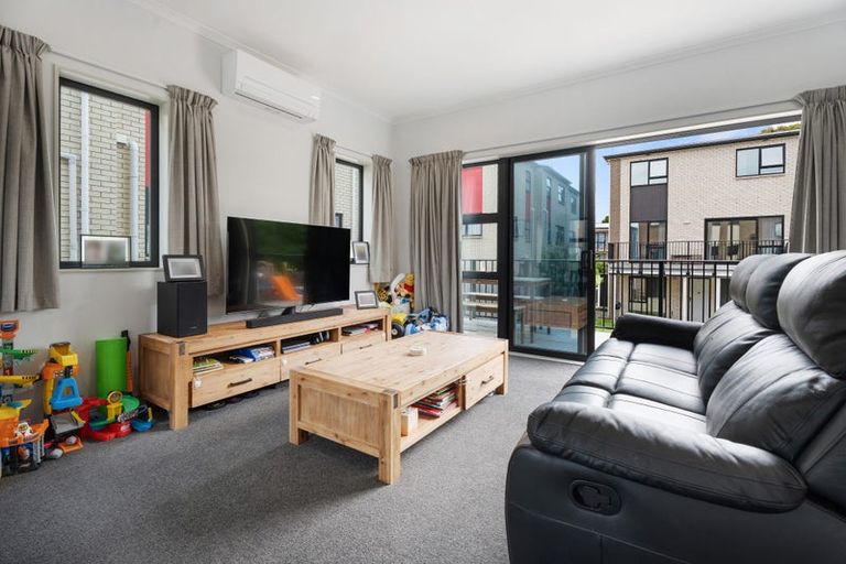 Photo of property in 1 Taruna Lane, Manukau, Auckland, 2104