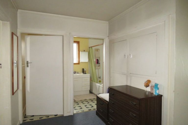 Photo of property in 27 Lyndhurst Street, Westport, 7825