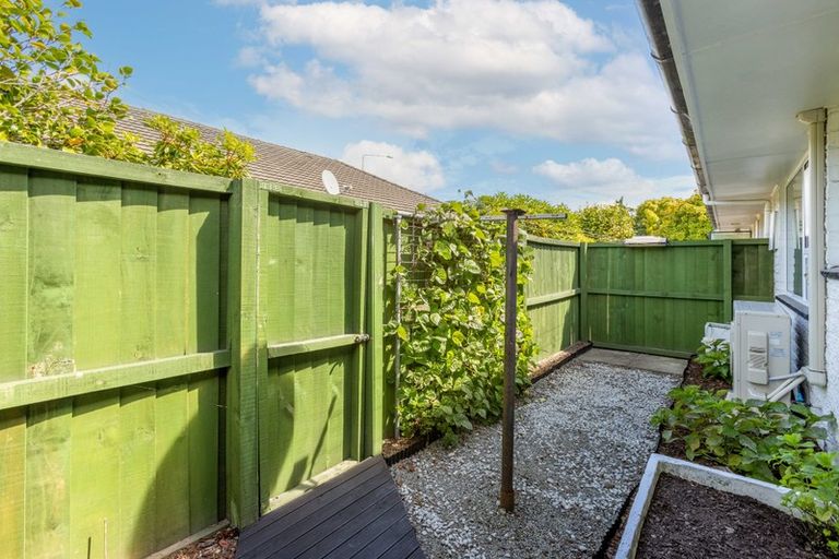 Photo of property in 2/990 Colombo Street, St Albans, Christchurch, 8014