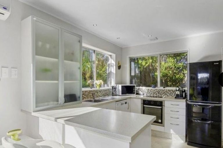 Photo of property in 19b Hicks Close, Whitby, Porirua, 5024