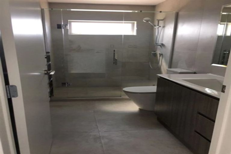 Photo of property in 2 Meritage Lane, Te Atatu South, Auckland, 0610