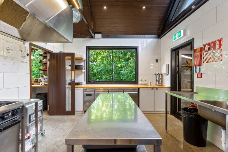 Photo of property in 376 Taiapa Road, Muriwai, Waimauku, 0881
