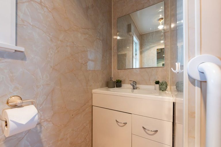 Photo of property in 13f3 Luckie Street, Tawa, Wellington, 5028