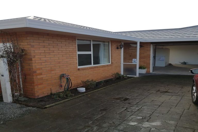 Photo of property in 15 Honeysuckle Place, Northcote, Christchurch, 8052