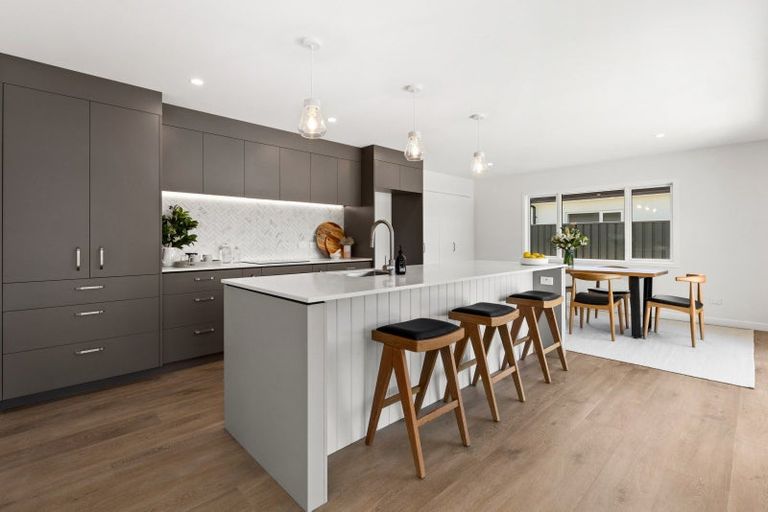 Photo of property in 21 George Yee Place, Taradale, 4112