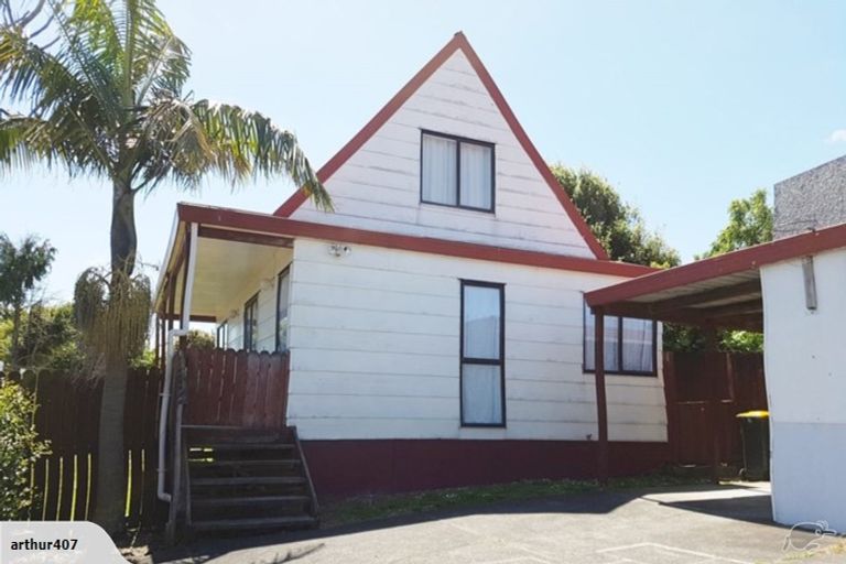 Photo of property in 1/8 Greenstone Place, Clover Park, Auckland, 2019