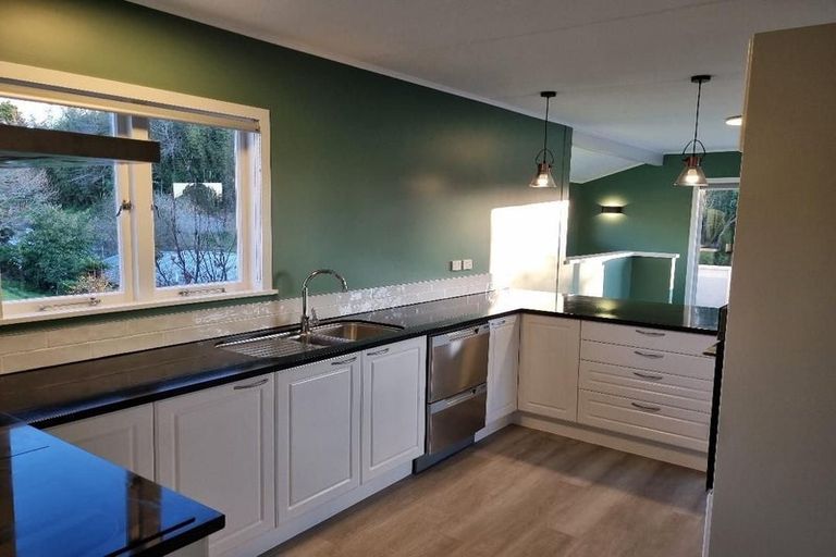 Photo of property in 37 Awanui Street, Merrilands, New Plymouth, 4312