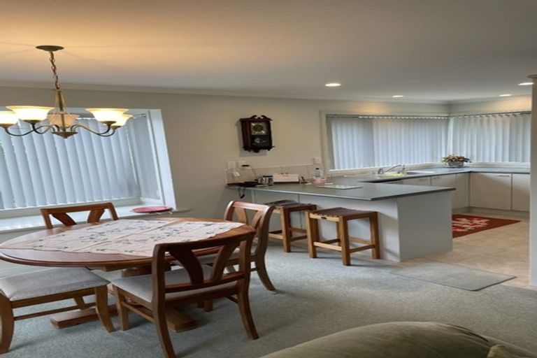 Photo of property in 20 Starlight Cove, Hobsonville, Auckland, 0618