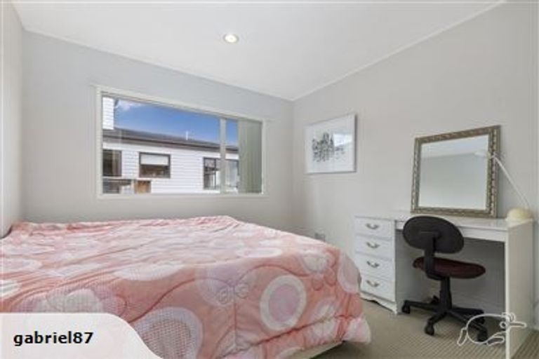 Photo of property in 12 Oak Terrace, Schnapper Rock, Auckland, 0632