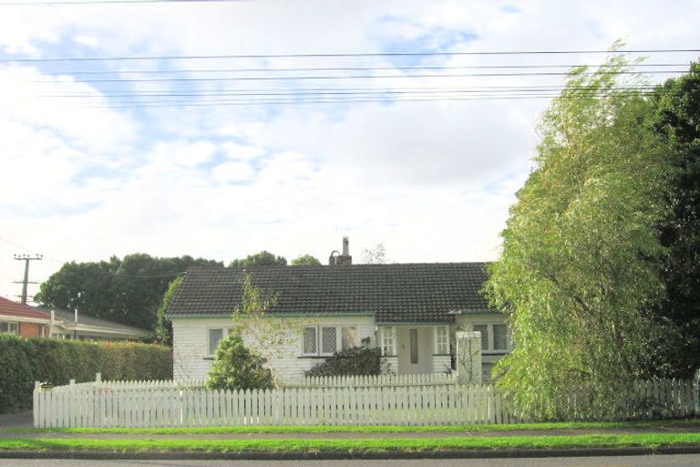 Photo of property in 391 West Coast Road, Glen Eden, Auckland, 0602