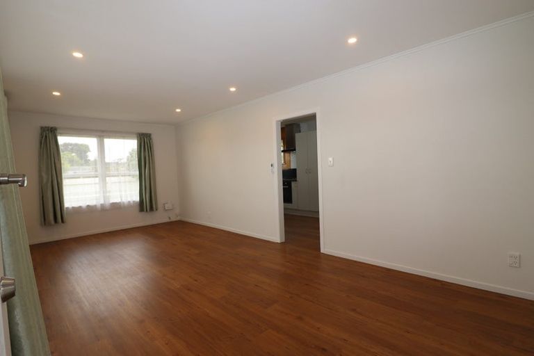 Photo of property in 2/95 Pakuranga Road, Pakuranga, Auckland, 2010