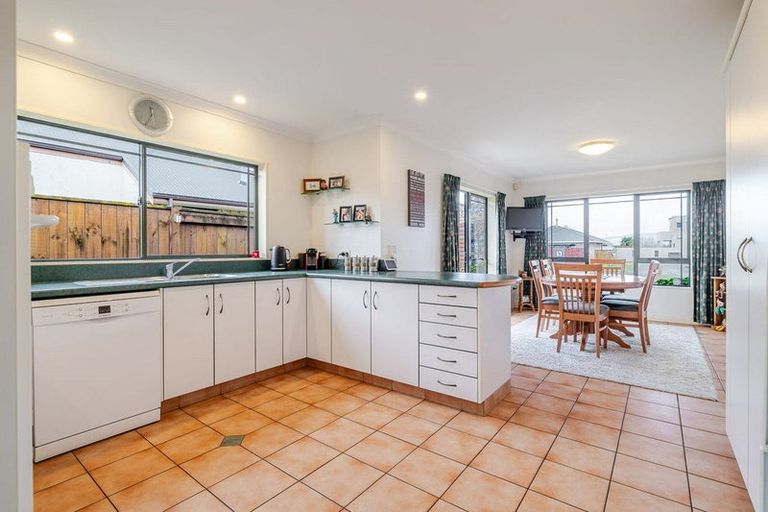 Photo of property in 62 Royal Oak Drive, Kelvin Grove, Palmerston North, 4414