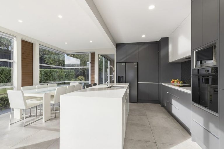 Photo of property in 7 Pikitanga Close, Tawa, Wellington, 5028