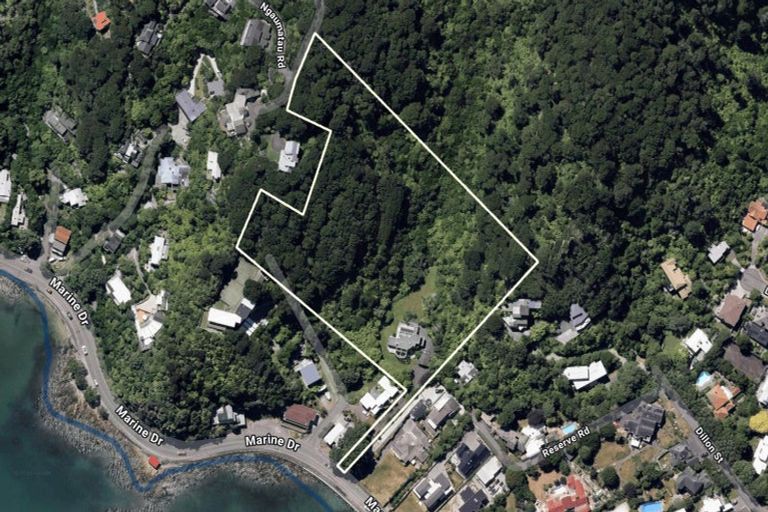 Photo of property in 208 Marine Drive, Lowry Bay, Lower Hutt, 5013