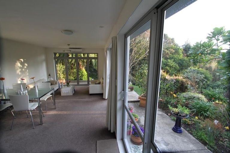 Photo of property in 32 Pupuke Road, Hillcrest, Auckland, 0627