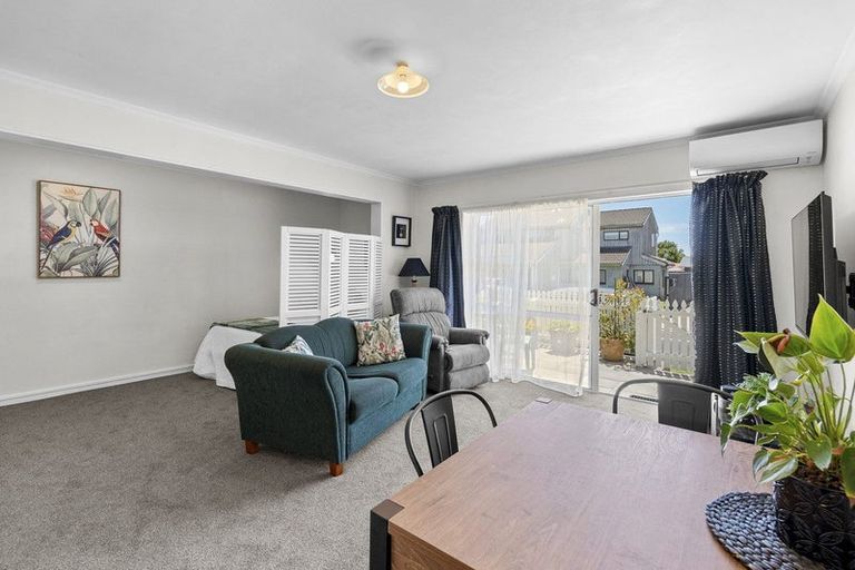 Photo of property in 3/220 Coronation Avenue, Welbourn, New Plymouth, 4310