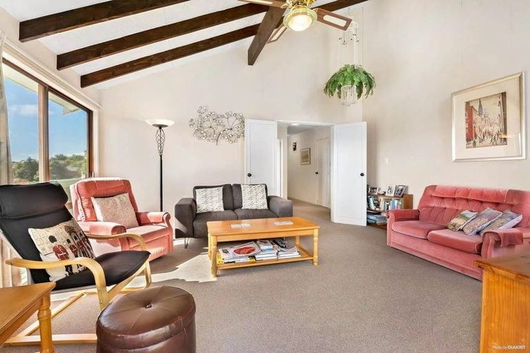 Photo of property in 20 Carole Crescent, Pakuranga, Auckland, 2010