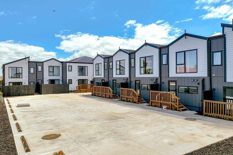 Photo of property in 460 Massey Road, Mangere East, Auckland, 2024