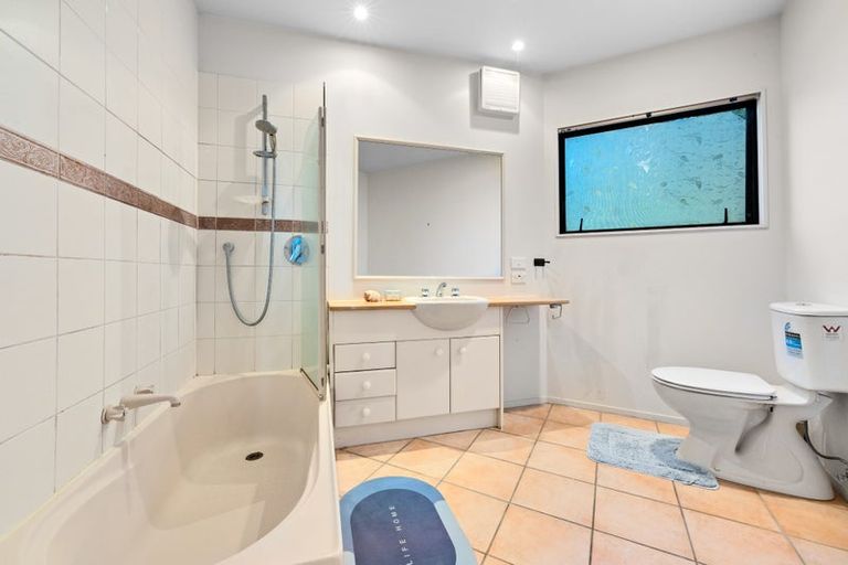 Photo of property in 43b Island Bay Road, Beach Haven, Auckland, 0626