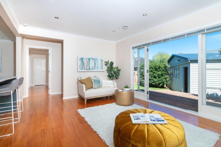 Photo of property in 47 Hereford Street, Te Atatu Peninsula, Auckland, 0610