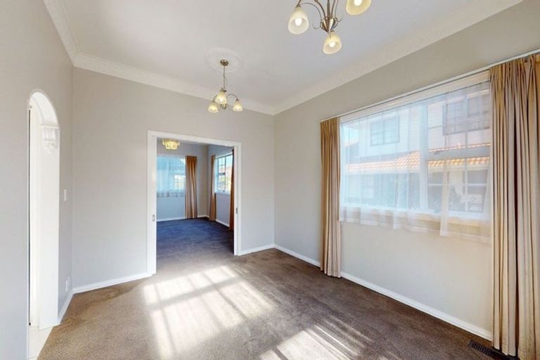 Photo of property in 49 Kings Crescent, Hutt Central, Lower Hutt, 5010