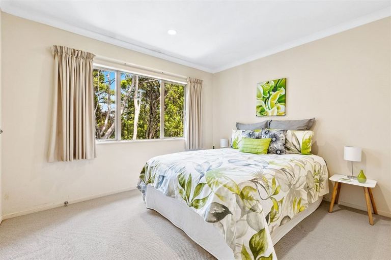 Photo of property in 77c Colwill Road, Massey, Auckland, 0614