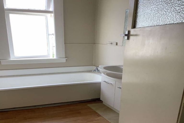 Photo of property in 18 Winton Street, St Albans, Christchurch, 8014