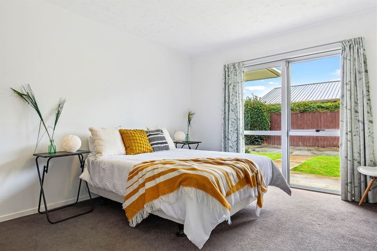 Photo of property in 51 Ambleside Drive, Burnside, Christchurch, 8053