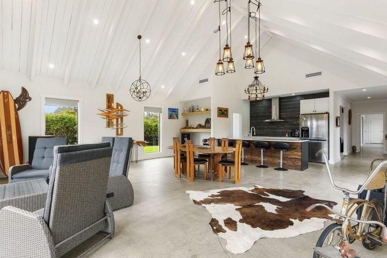Photo of property in 104 Foster Road, Kumeu, 0891