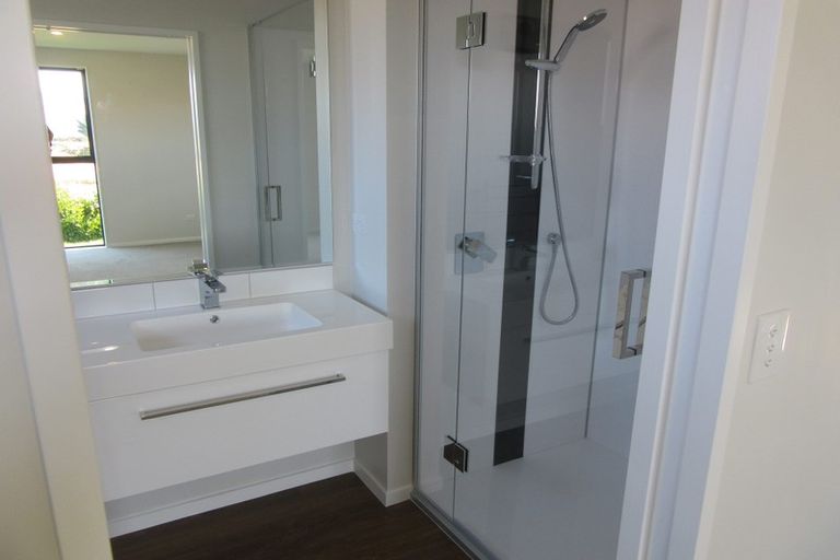 Photo of property in 26 Mount Creighton Crescent, Wanaka, 9305