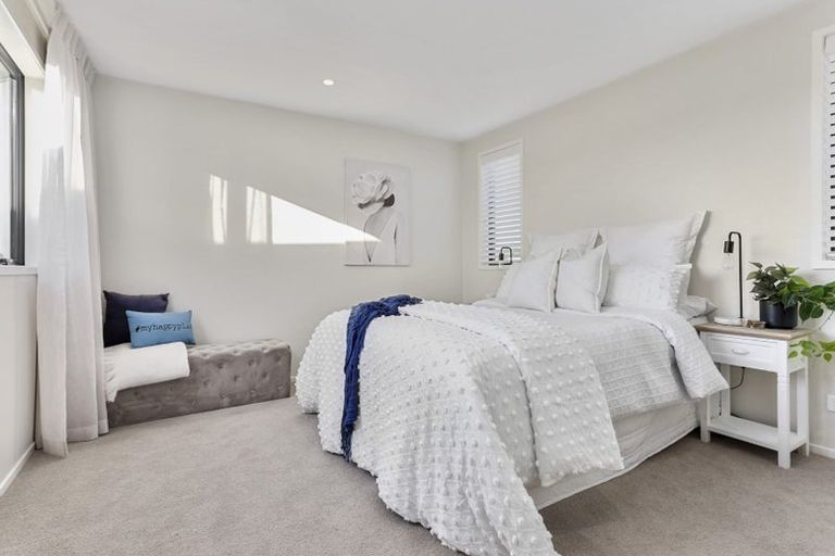 Photo of property in 53a Red Beach Road, Red Beach, 0932