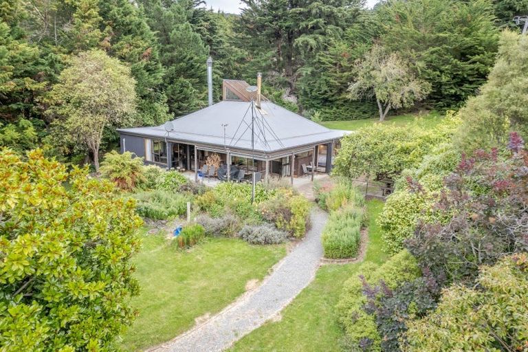 Photo of property in 200 Holmes Bay Valley Road, Pigeon Bay, 7583