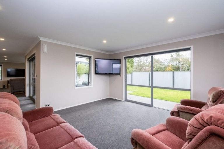 Photo of property in 8 Cordelia Street, Stratford, 4332