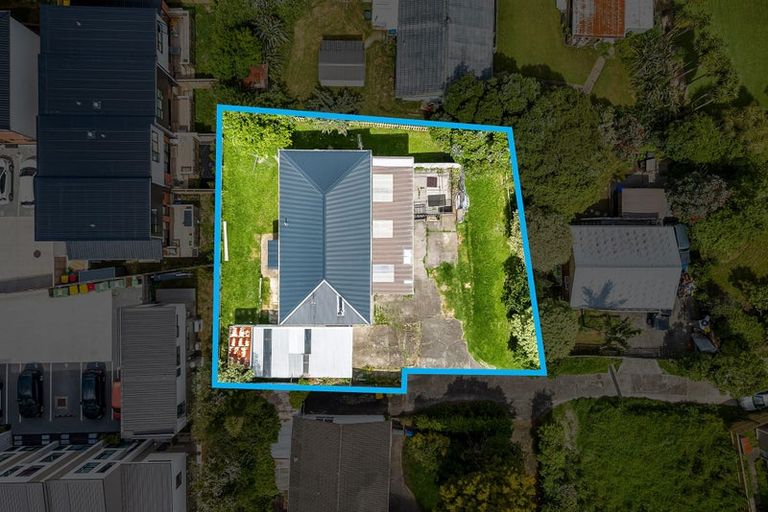 Photo of property in 27 Choice Avenue, Henderson, Auckland, 0612