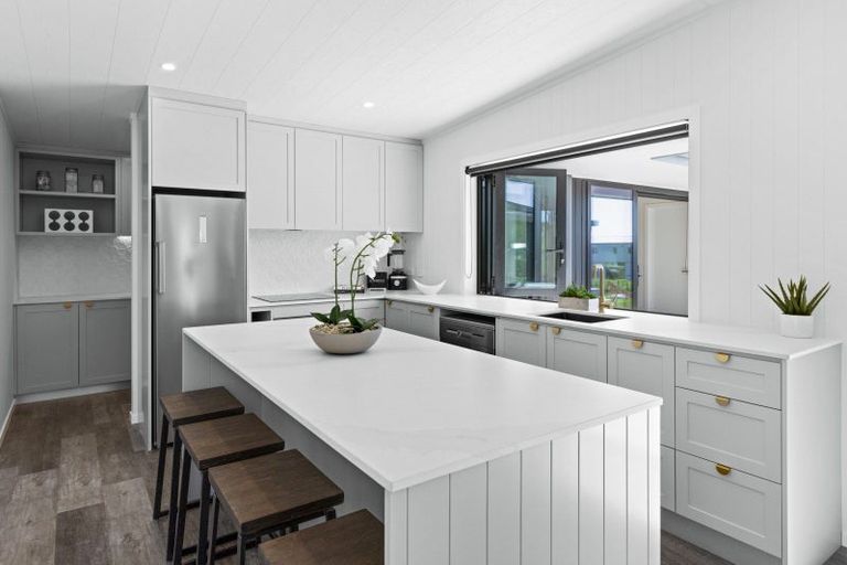 Photo of property in 4a Shoal Beach Road, Aramoana, Omakere, 4271