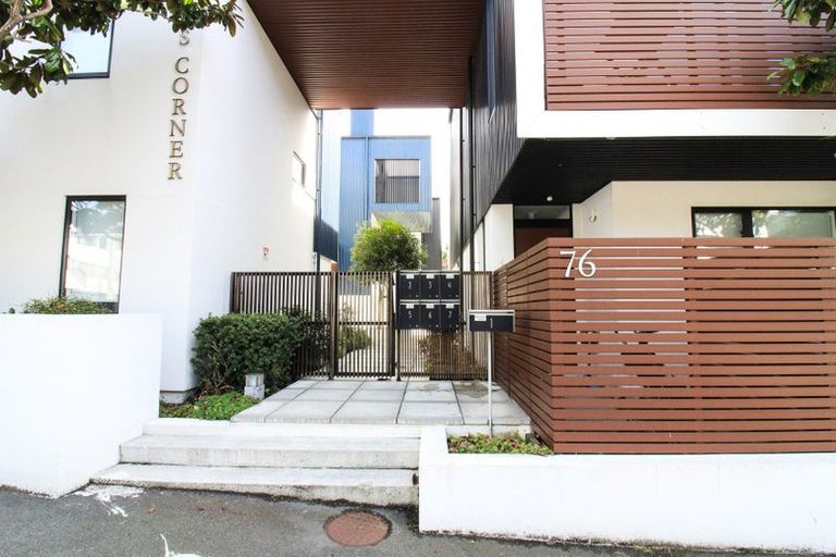 Photo of property in 76 Brougham Street, Mount Victoria, Wellington, 6011