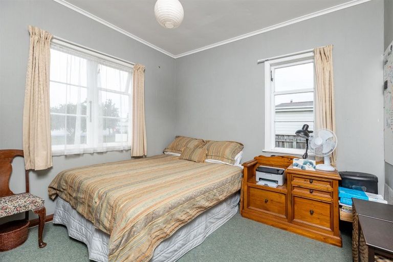 Photo of property in 2 Mcgregor Crescent, Masterton, 5810